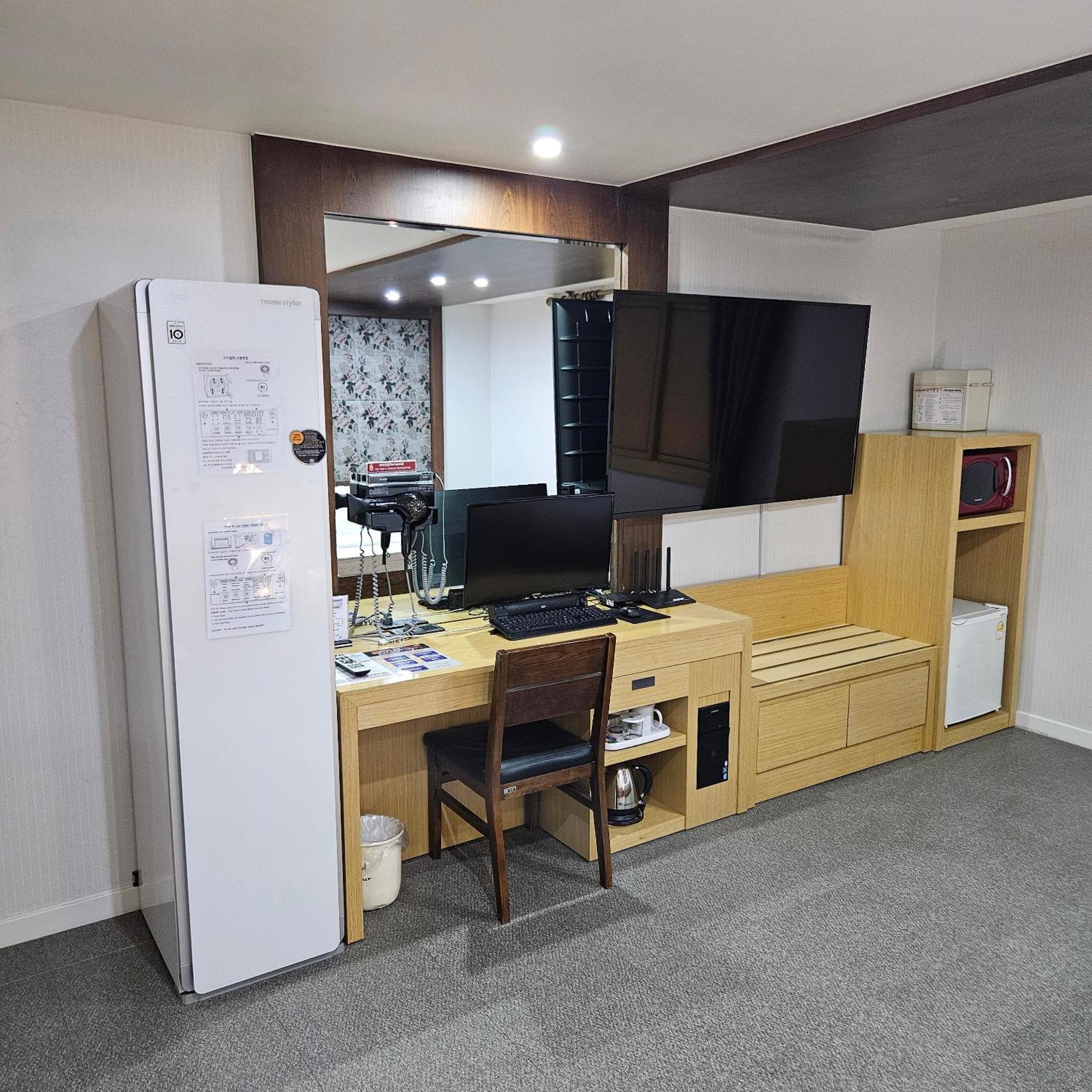 Symphony Hotel Suwon Exterior photo