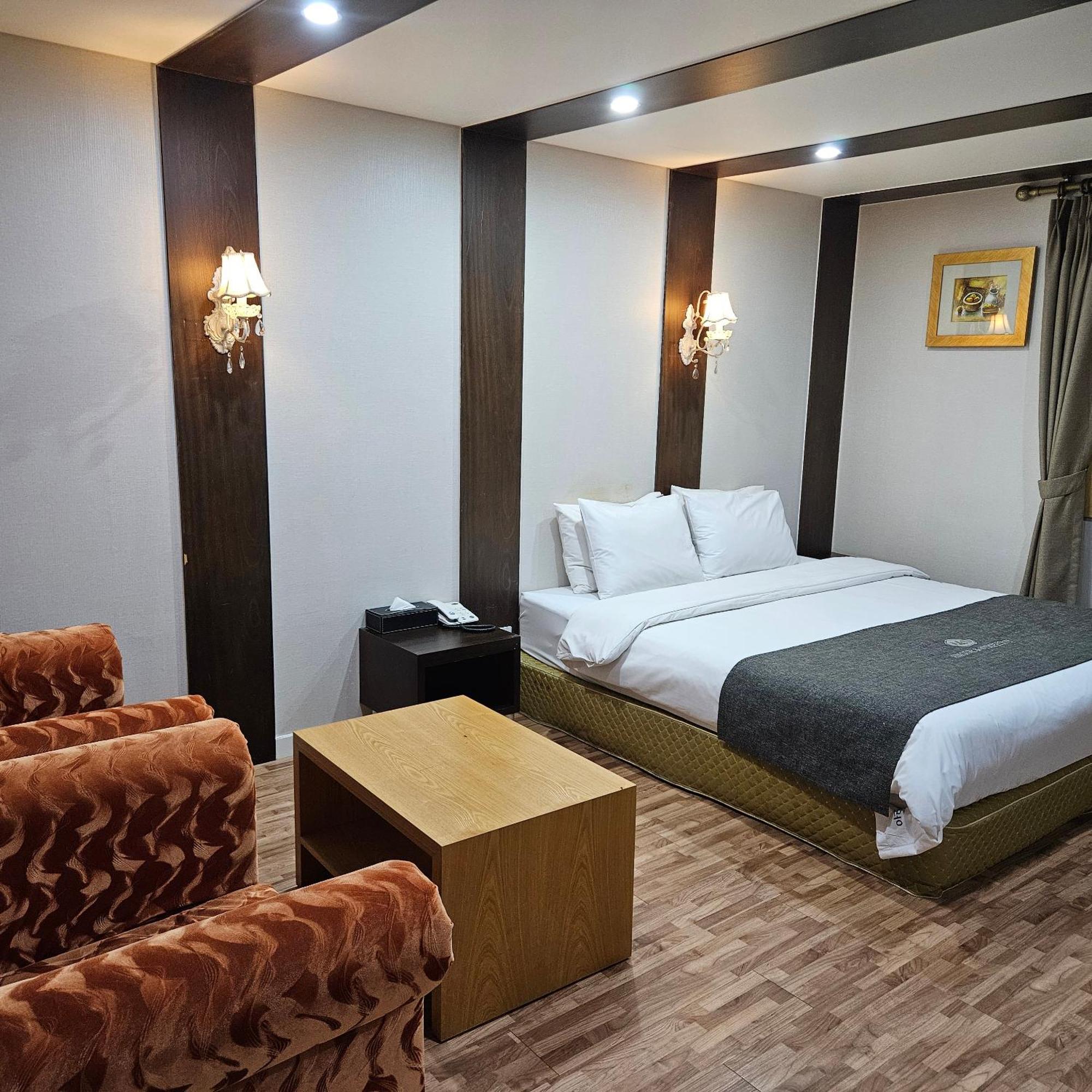 Symphony Hotel Suwon Exterior photo